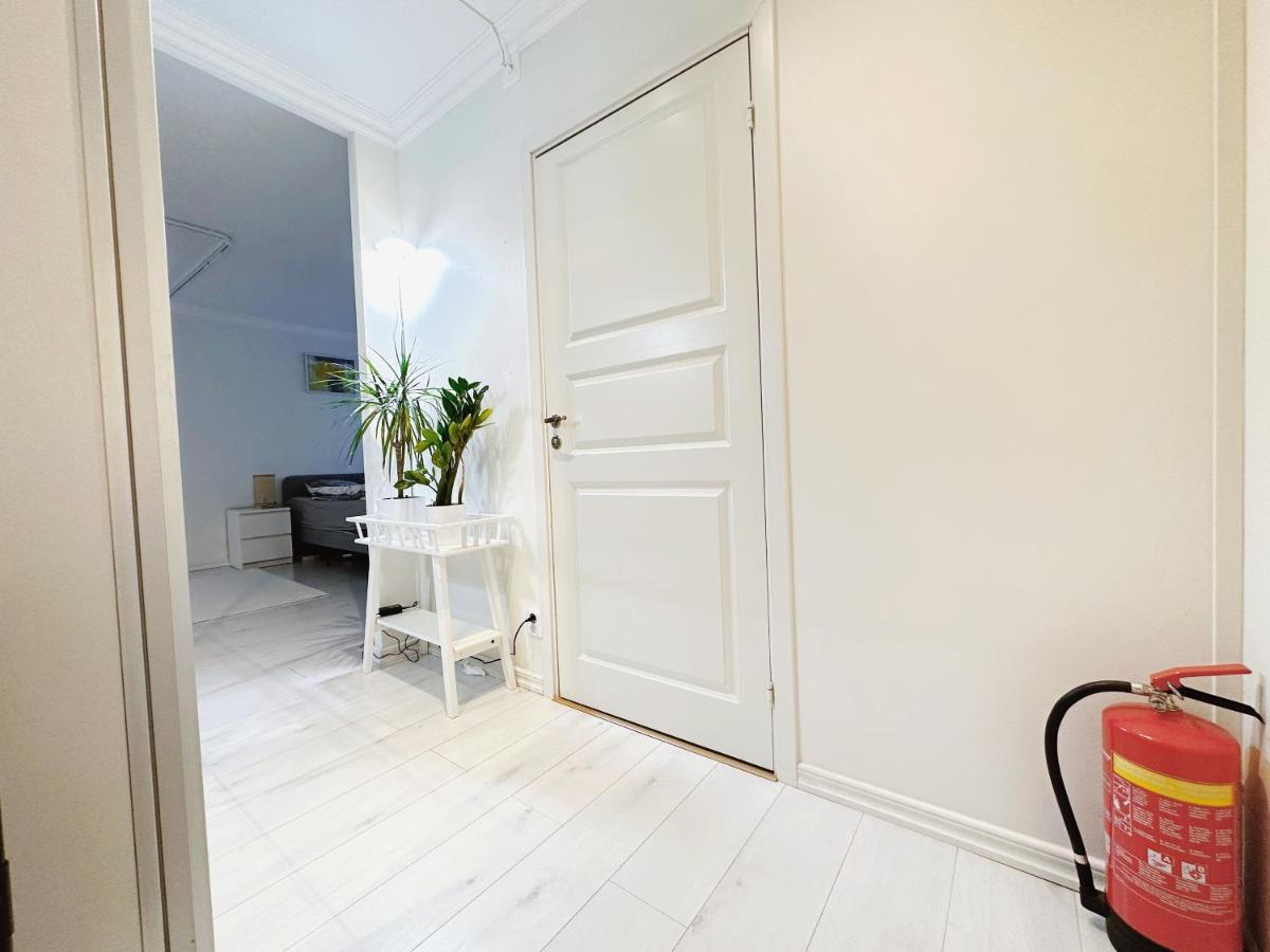Holiday Travel Apartments Stockholm Exteriör bild