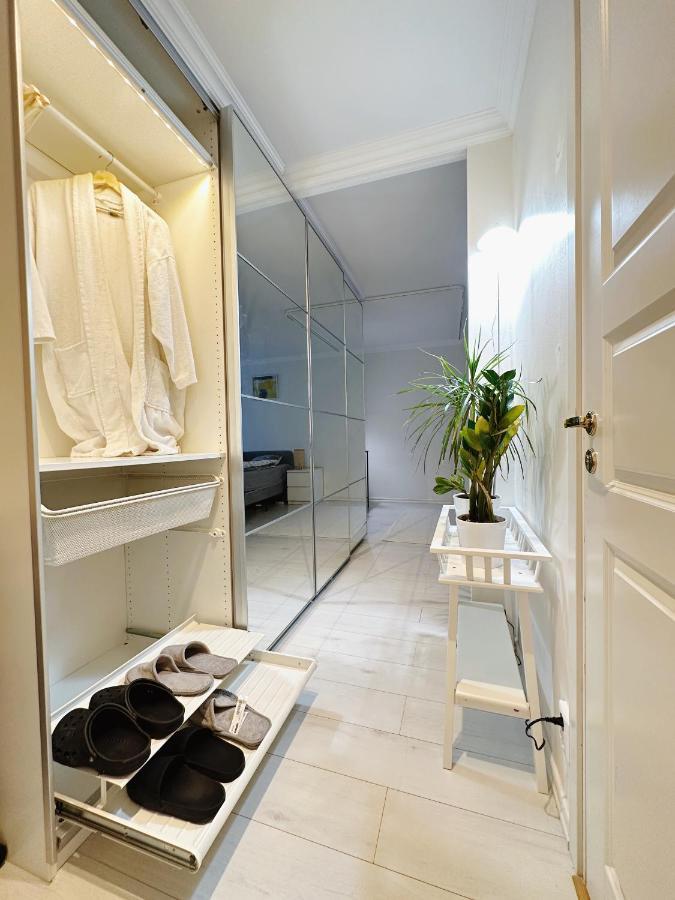 Holiday Travel Apartments Stockholm Exteriör bild